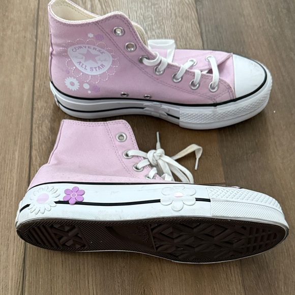 Women’s Chuck Taylor Flora High-Top Sneaker in Stardust Lilac - Picture 1 of 7